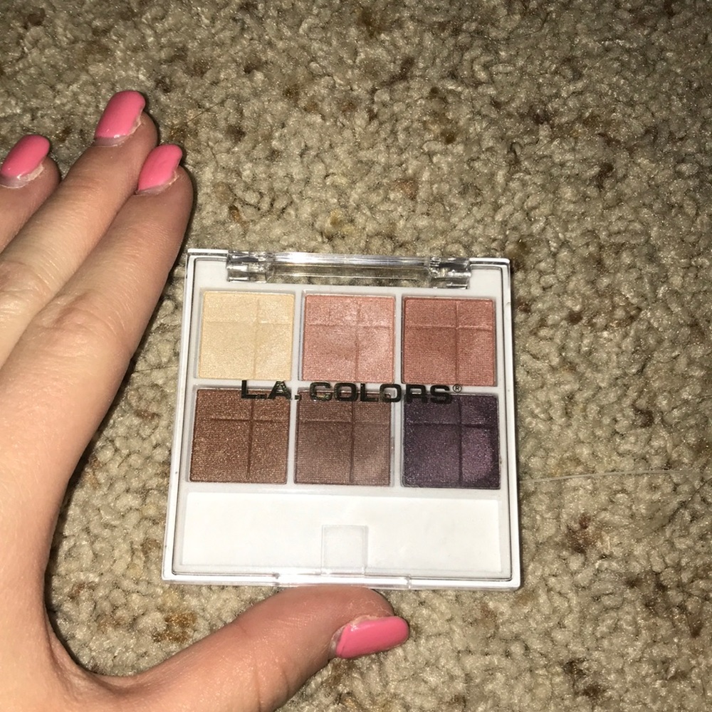 La colors eyeshadow palette